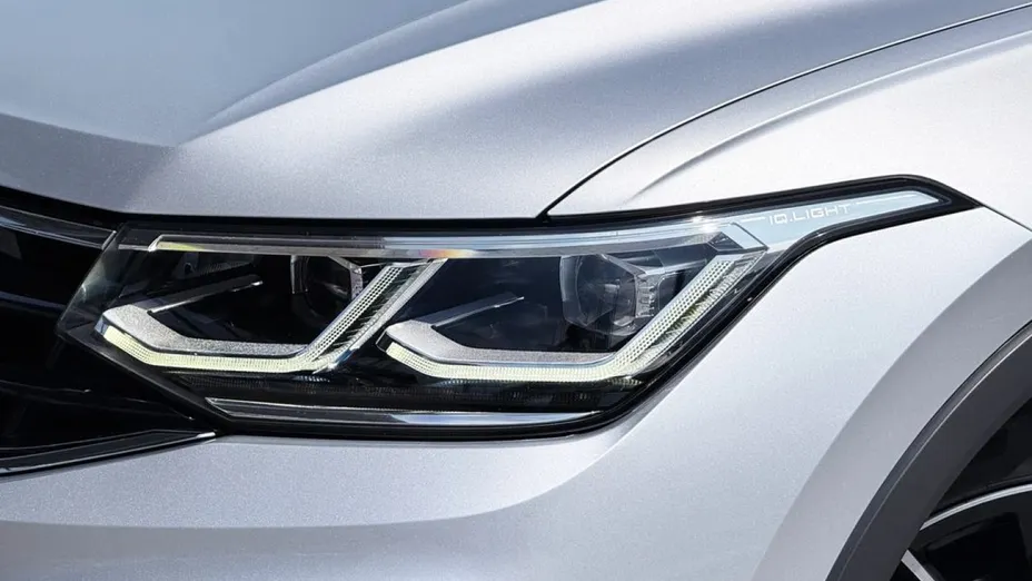 VOLKSWAGEN Tiguan -