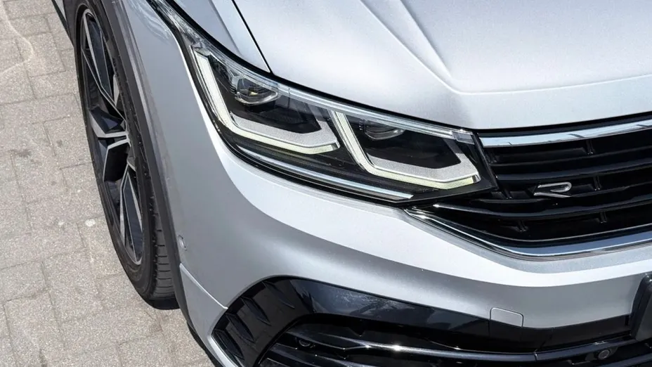 VOLKSWAGEN Tiguan -