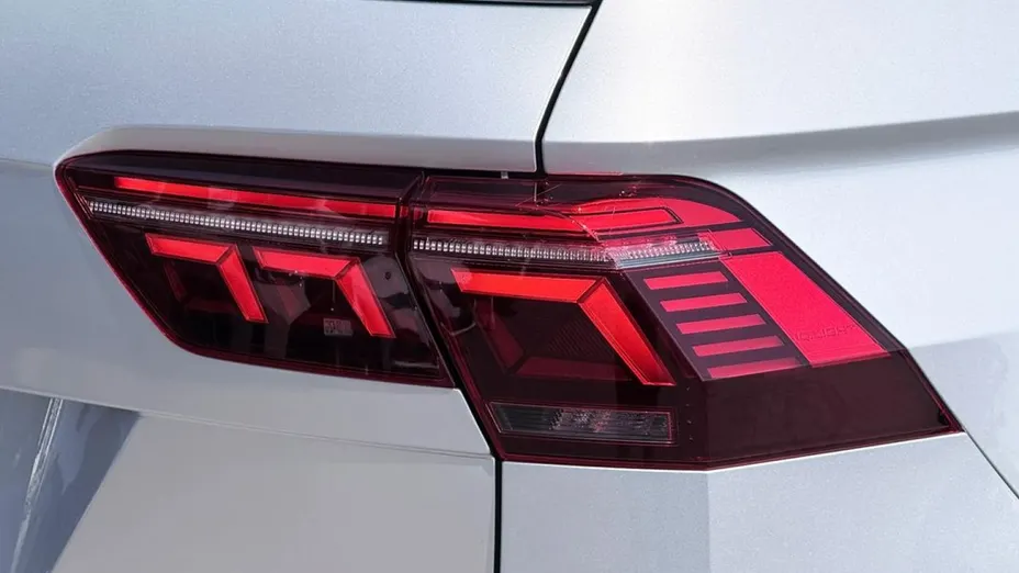 VOLKSWAGEN Tiguan -