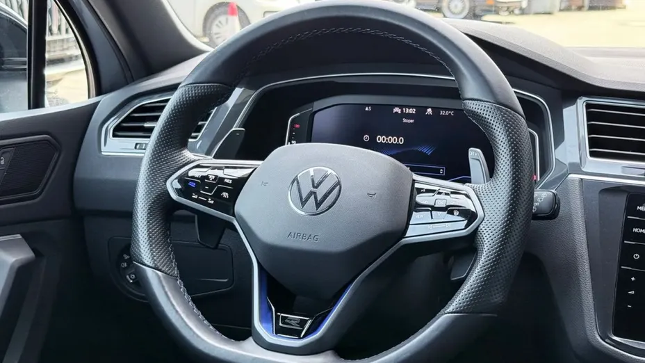 VOLKSWAGEN Tiguan -