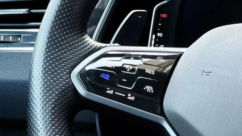 VOLKSWAGEN Tiguan -