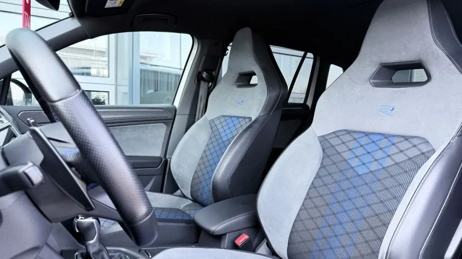 VOLKSWAGEN Tiguan -