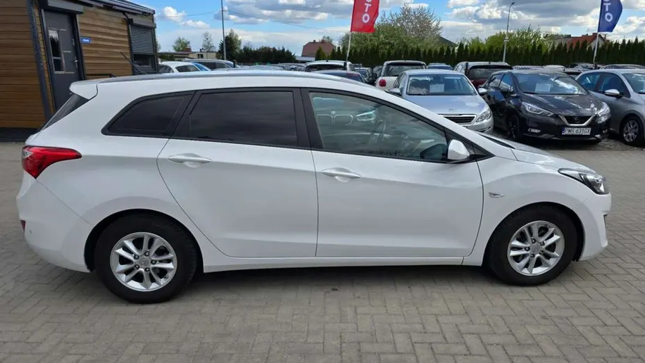 HYUNDAI i30 -