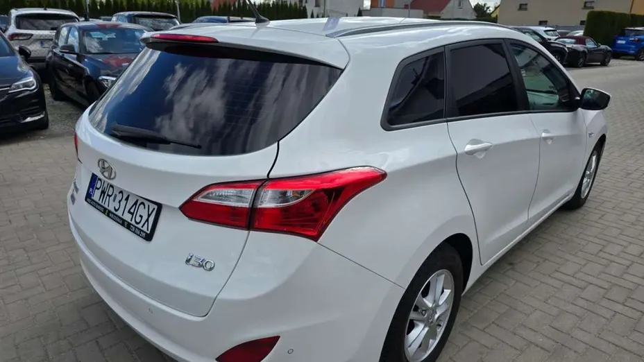 HYUNDAI i30 -