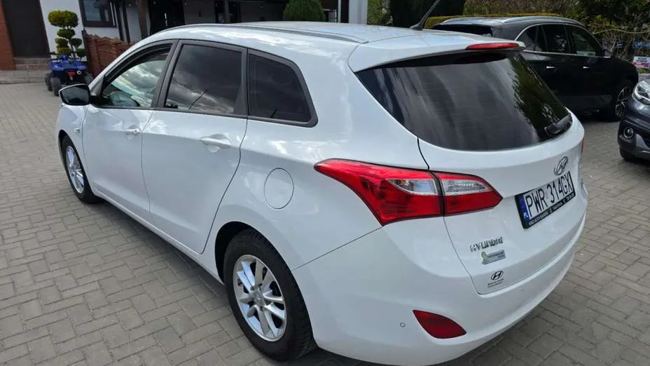HYUNDAI i30 -