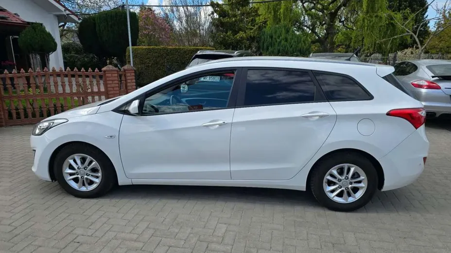 HYUNDAI i30 -