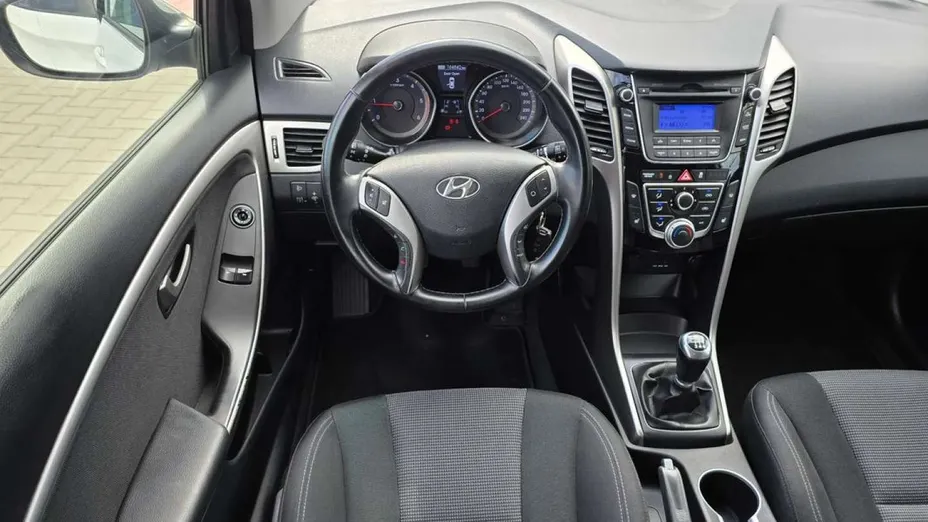HYUNDAI i30 -