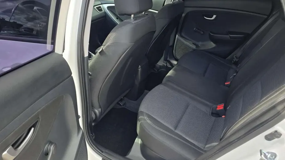 HYUNDAI i30 -