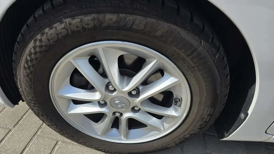 HYUNDAI i30 -