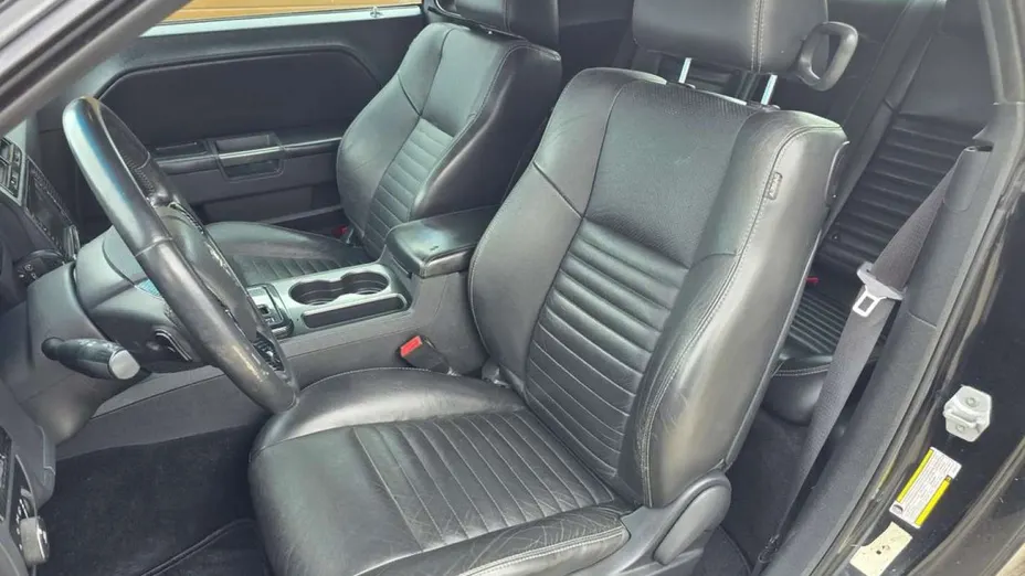 DODGE Challenger -