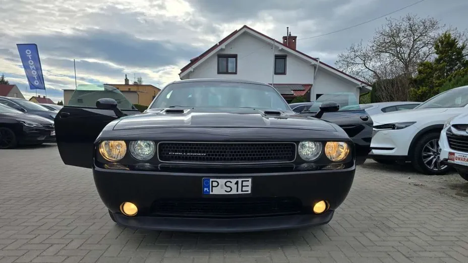 DODGE Challenger -