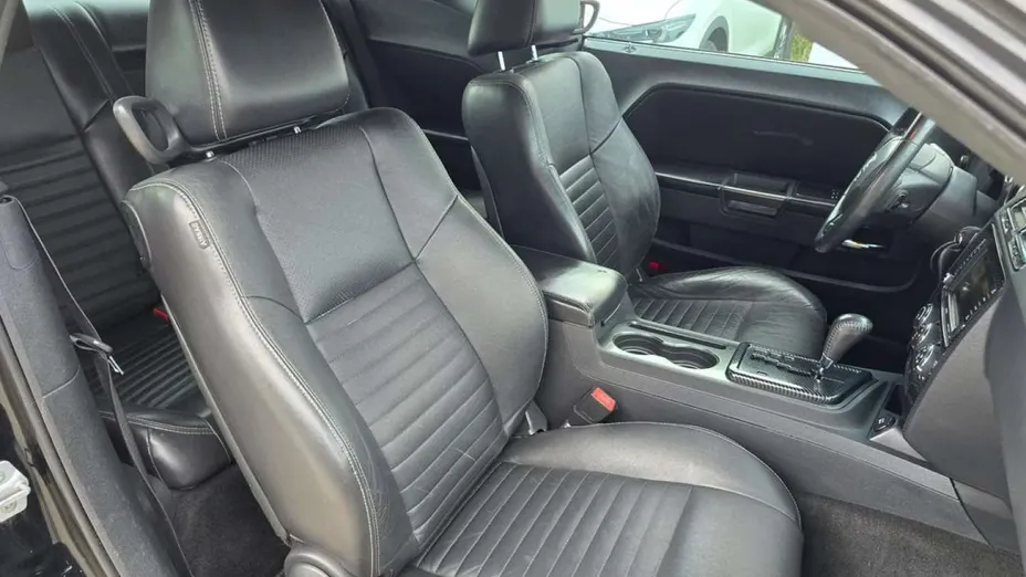 DODGE Challenger -