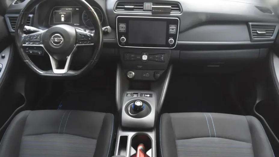 NISSAN Leaf -