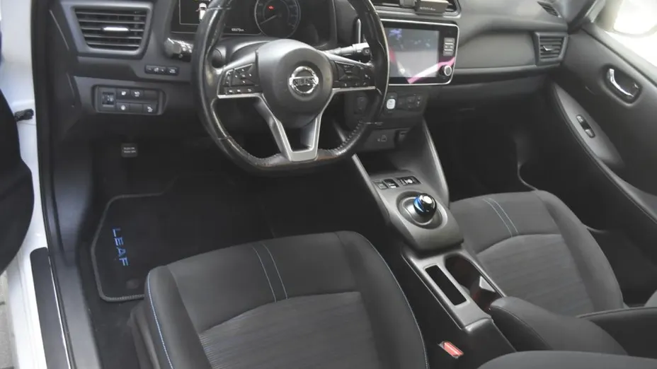 NISSAN Leaf -