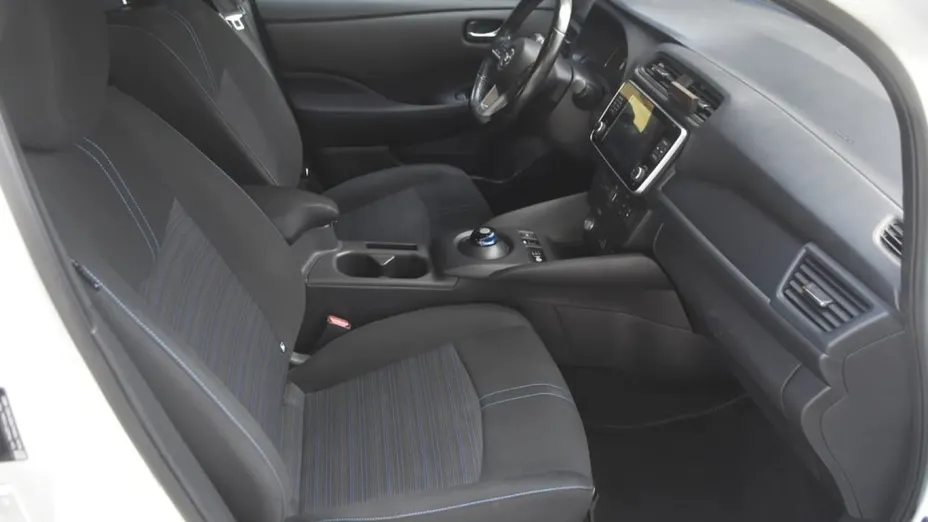 NISSAN Leaf -