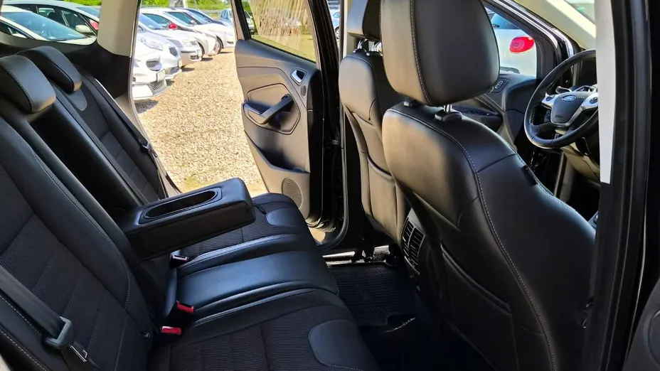 FORD Kuga -