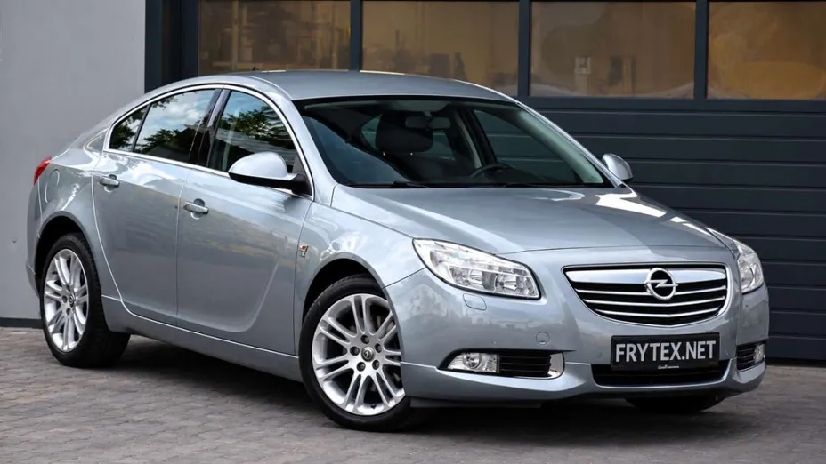 OPEL Insignia -