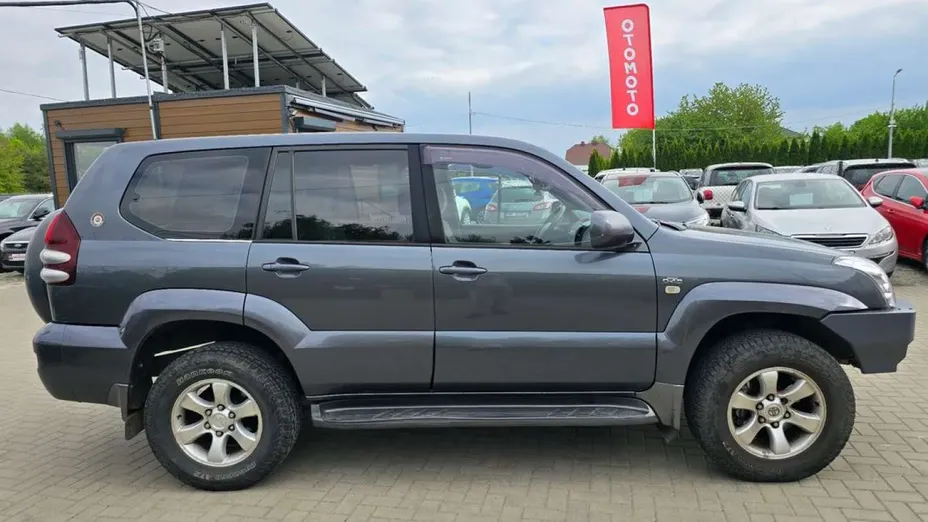TOYOTA Land Cruiser -
