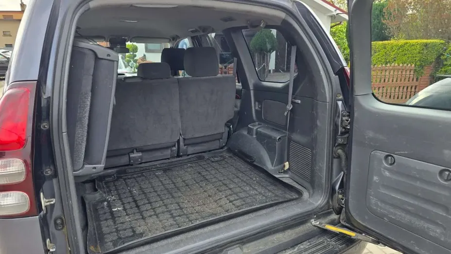TOYOTA Land Cruiser -