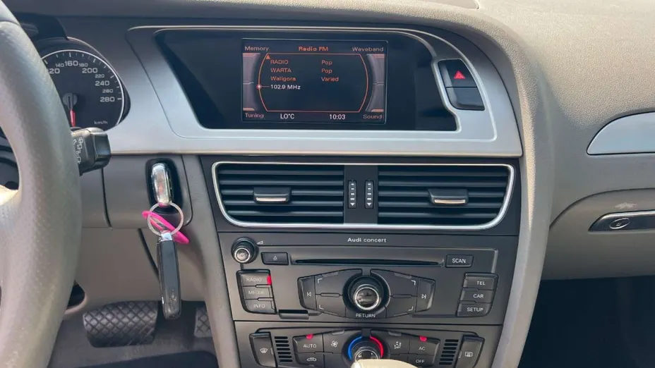 AUDI A4 -