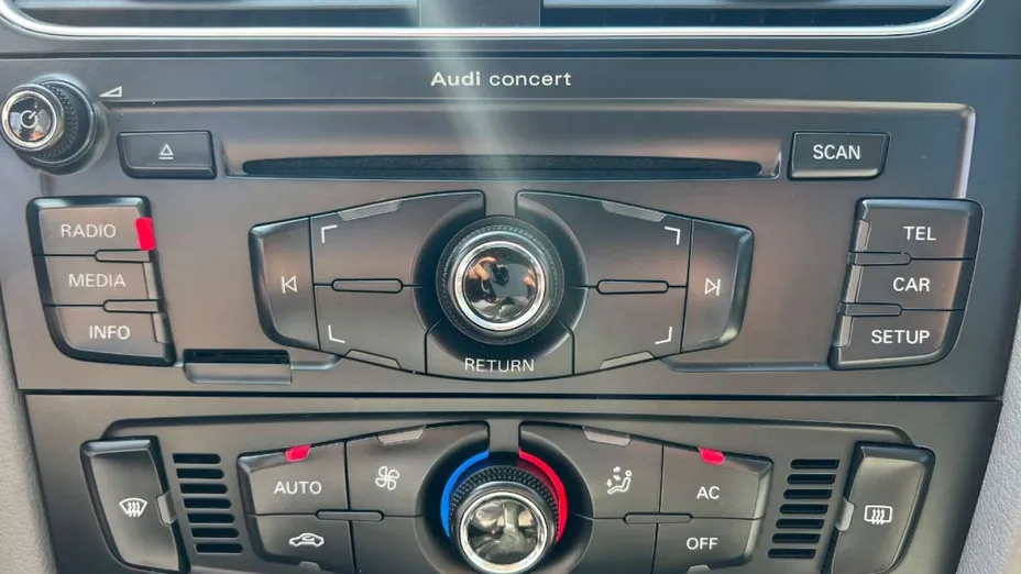 AUDI A4 -