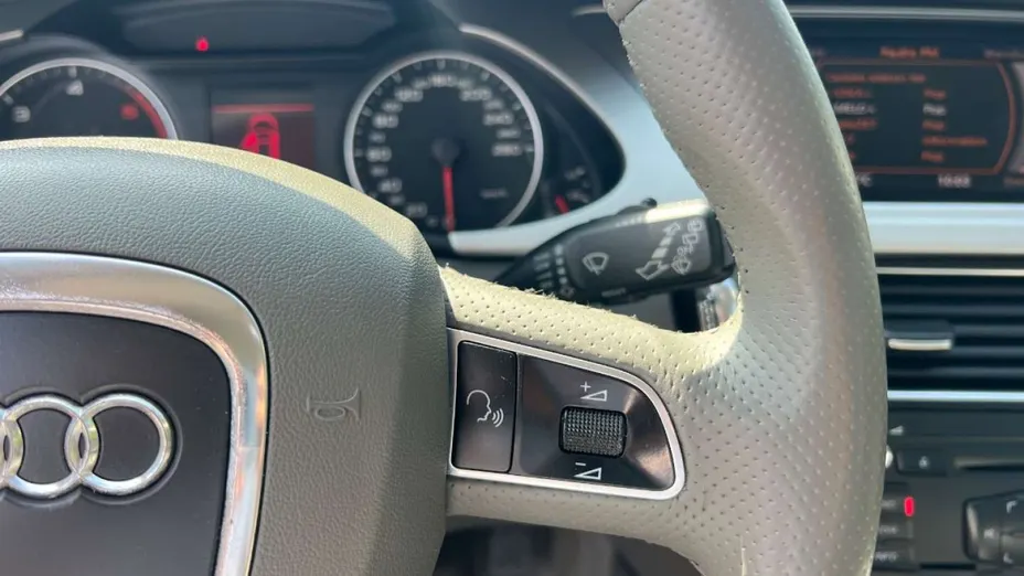 AUDI A4 -