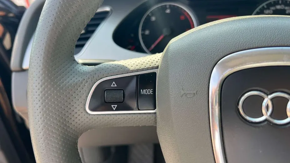 AUDI A4 -