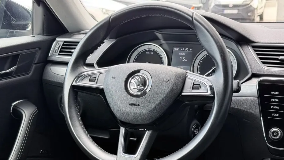 SKODA Superb -