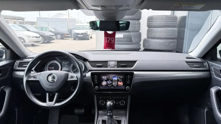 SKODA Superb -
