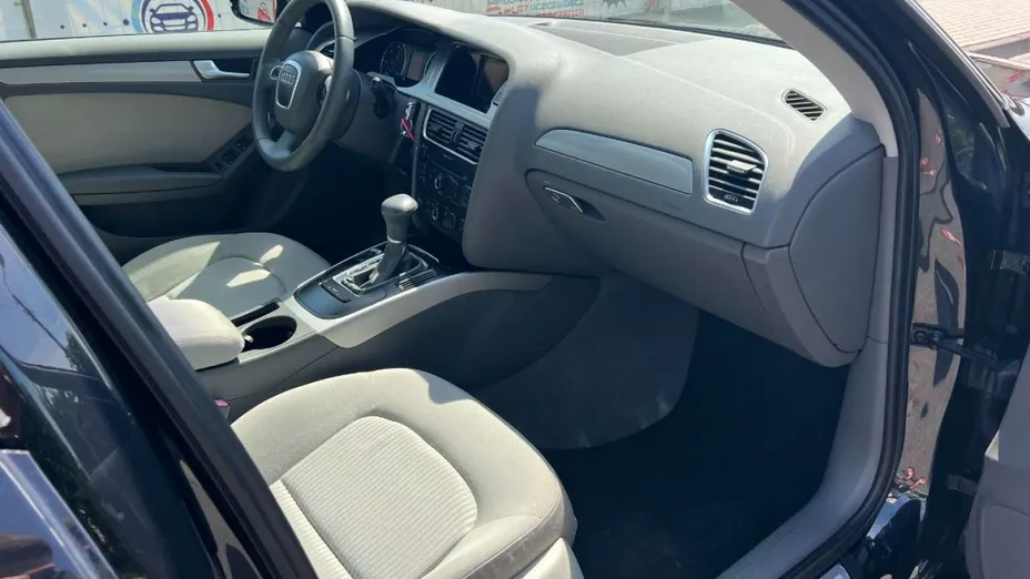 AUDI A4 -