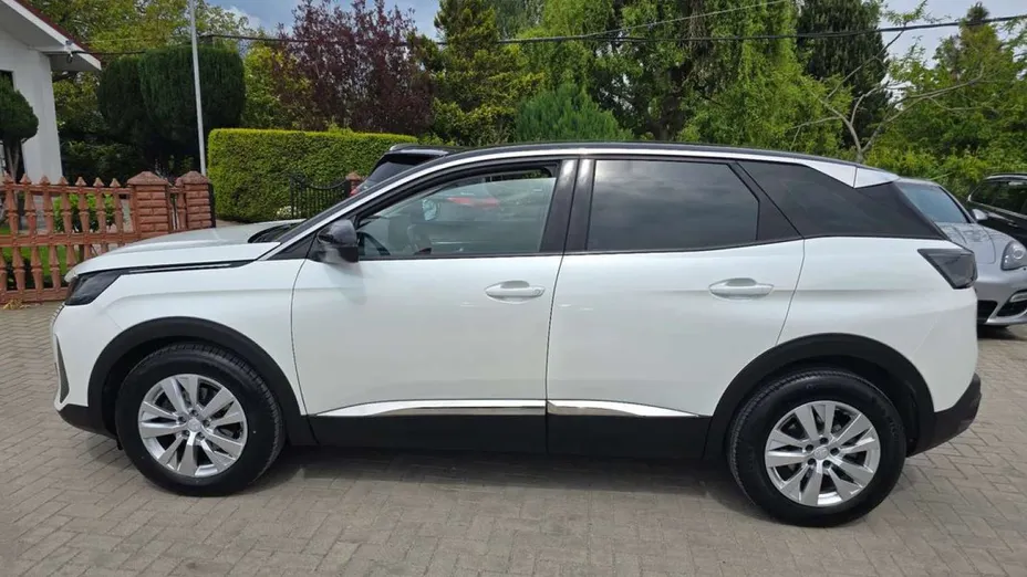 PEUGEOT 3008 -
