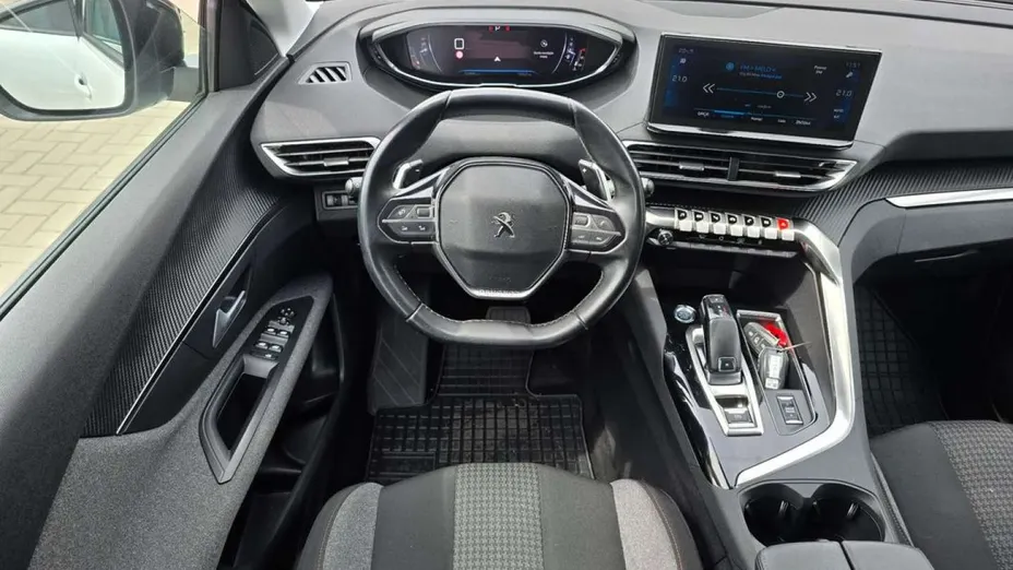 PEUGEOT 3008 -