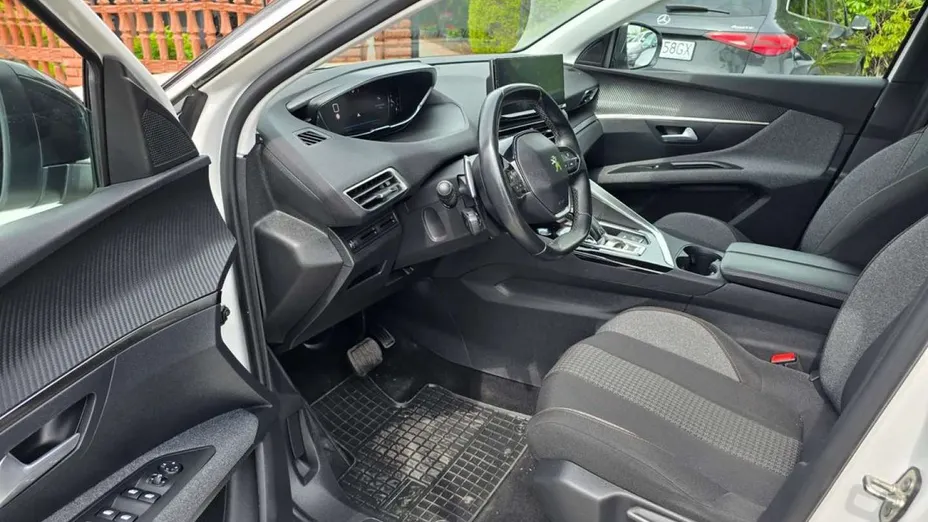 PEUGEOT 3008 -