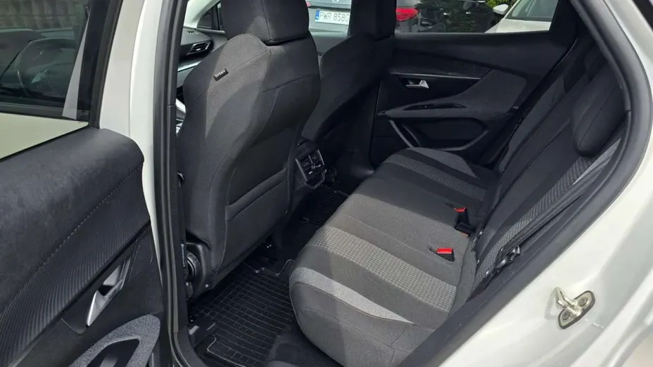 PEUGEOT 3008 -