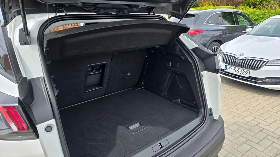 PEUGEOT 3008 -