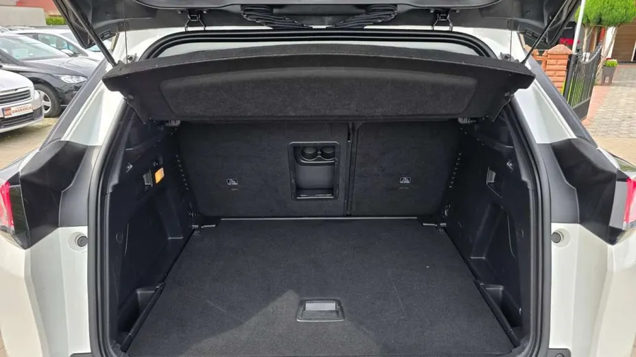 PEUGEOT 3008 -