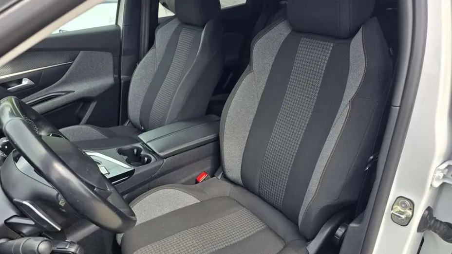 PEUGEOT 3008 -