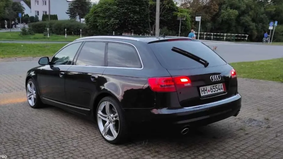 AUDI A6 -
