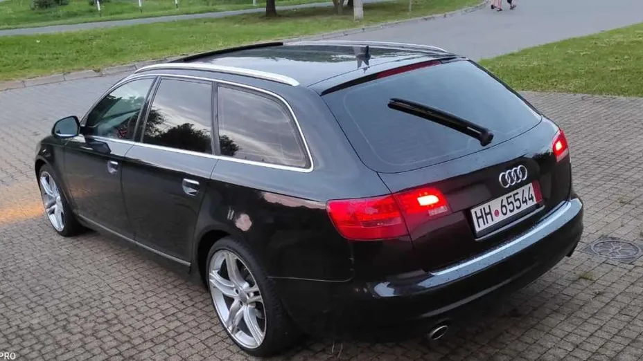 AUDI A6 -