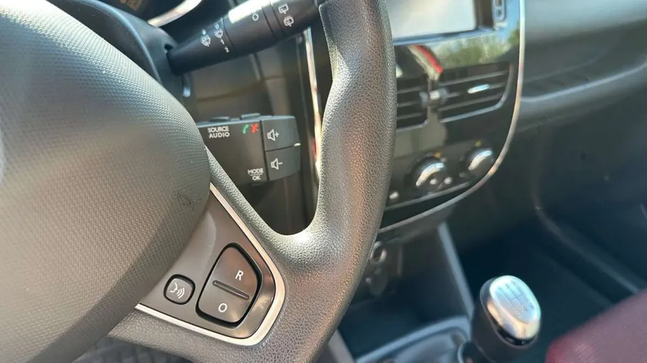 RENAULT Clio -