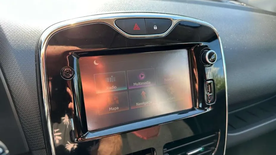 RENAULT Clio -
