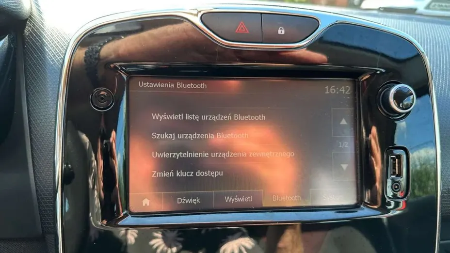 RENAULT Clio -