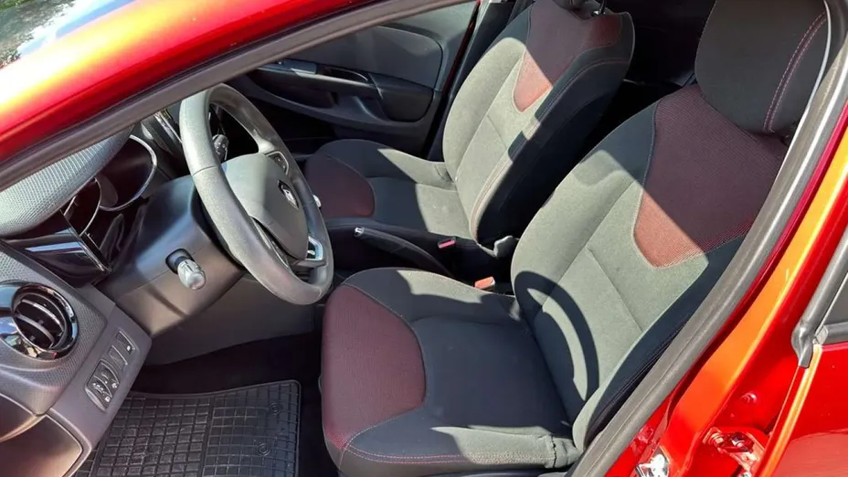 RENAULT Clio -