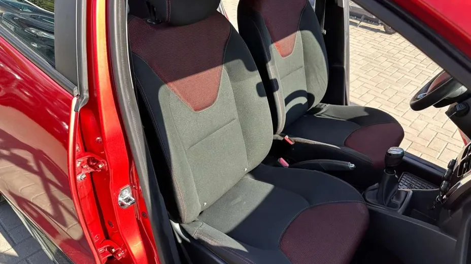 RENAULT Clio -