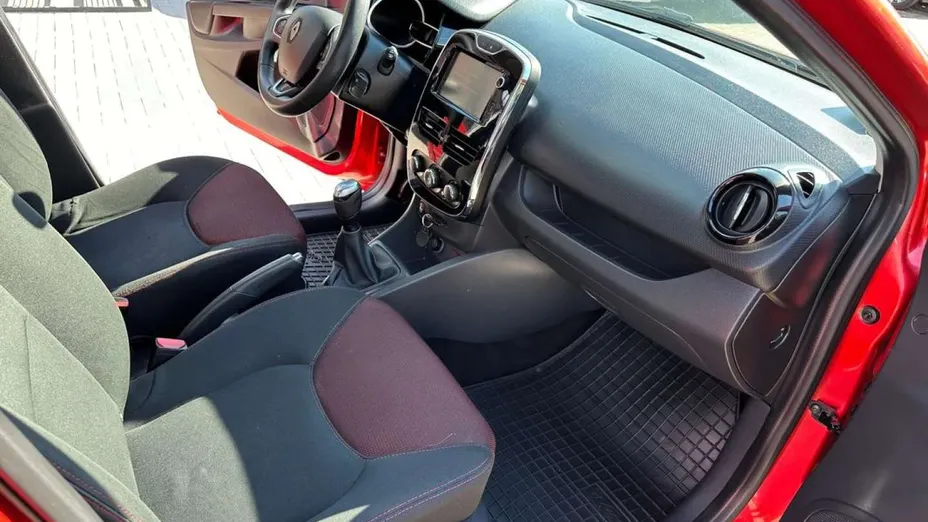 RENAULT Clio -