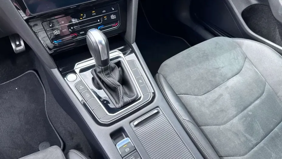VOLKSWAGEN Arteon -