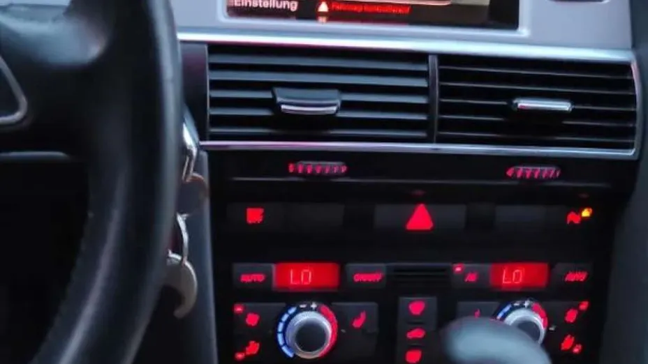 AUDI A6 -