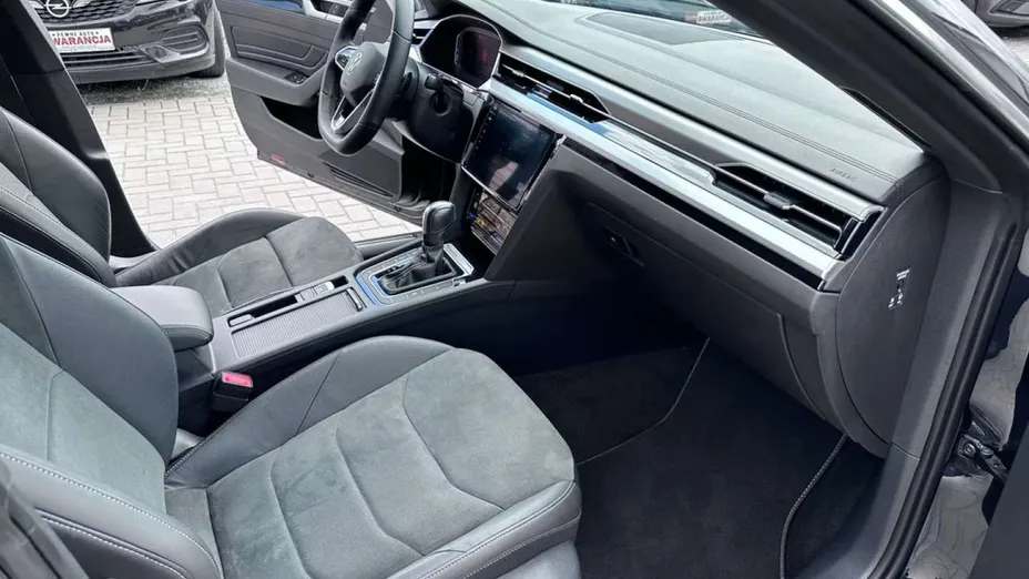 VOLKSWAGEN Arteon -