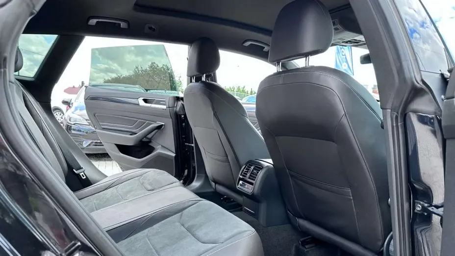 VOLKSWAGEN Arteon -