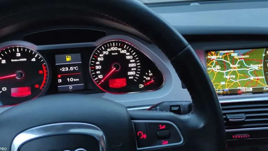 AUDI A6 -